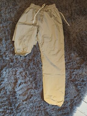 Elastic Draw String High Visibility Wind Pants.